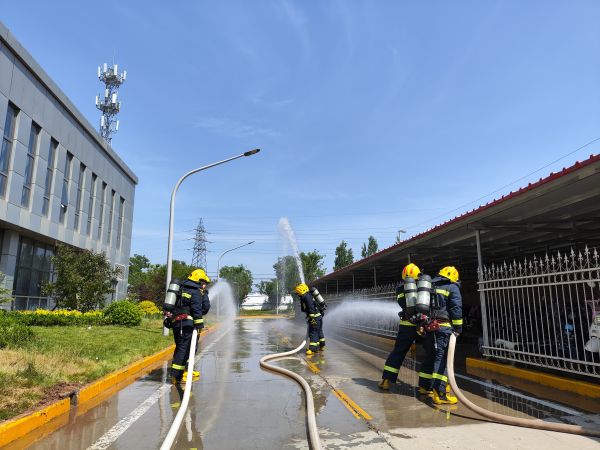 圖2 彬州公司消防隊員夏訓圖.jpg