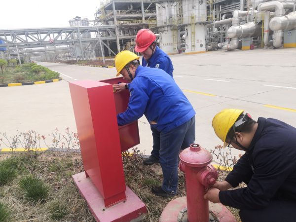 圖2 7月10日，檢查人員檢查人員重點檢查消防器材。設施.jpg